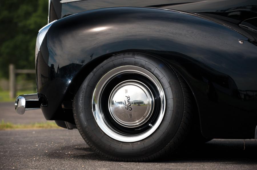  Ford DeLuxe Custom Convertible Coupe 1940 года  (фото 11 из 48)